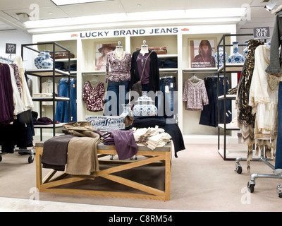 Lord & Taylor, Lucky Brand Jeans Display, Flagship Store, 424 Fifth Avenue,  NYC Stock Photo - Alamy