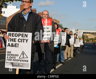 'White Line' Protest against the closure of Belfast City Hospital's accident and emergency department due to staff shortages. BELFAST 01/11/2011 Stock Photo