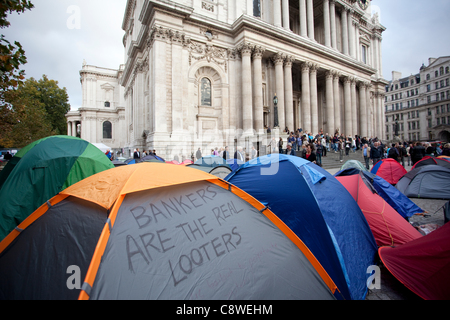 St Paul's Cathedral, London, UK. 02.11.2011 Occupy LSX protesters show no sign of giving up to requests that they leave peacefully. Stock Photo