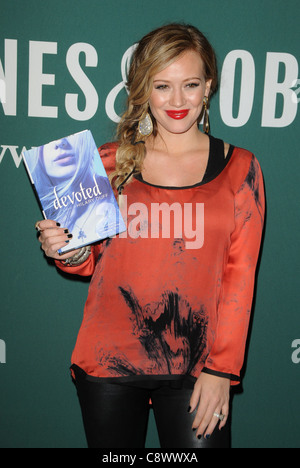 Hilary Duff in attendance for Hilary Duff Book Signing for DEVOTED, Barnes and Noble Book Store at The Grove, Los Angeles, CA Stock Photo