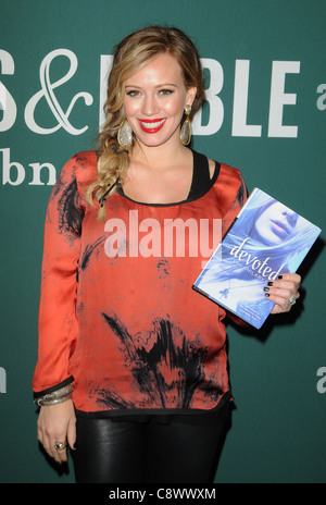 Hilary Duff in attendance for Hilary Duff Book Signing for DEVOTED, Barnes and Noble Book Store at The Grove, Los Angeles, CA Stock Photo