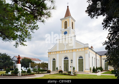 Saint Martin of Tours Roman Catholic Church in the historic old town of St Martinville, Cajun country, Lousiana, USA Stock Photo
