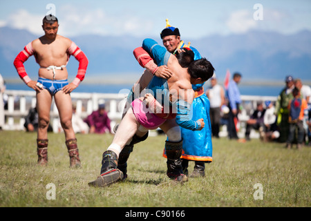 Mongolian wrestling in Naadam festival in Tsagaannuur, Khövsgöl, Mongolia Stock Photo