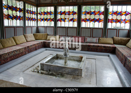 Ukraine, Sevastopol area, Bakhchisaray. 15th century Khan's Palace. Interior example of medieval Islamic architecture. Stock Photo