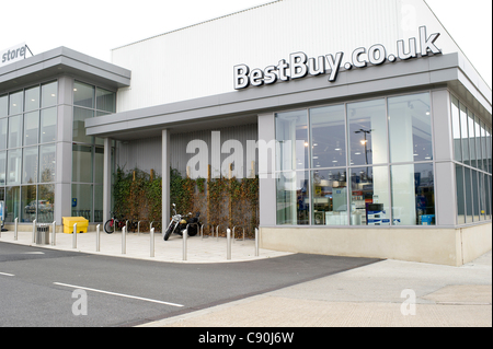 7th November 2011, Lakeside Retail Park, Thurrock, Essex, UK. One of the 11 Best Buy stores that are now going to close after not making a profit since opening. Over a 1000 people have their jobs at risk. Stock Photo