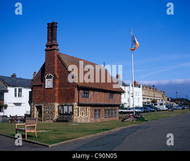 Moot Hall is a 16th century building of red brick and flint and is a local museum in the middle of the town of Aldeburgh. Stock Photo