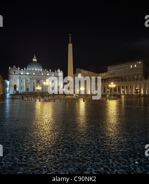 Saint Peter's Square with St. Peter's Basilica and the Apostolic Palace at night, Roma, Latium, Italy Stock Photo