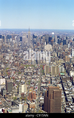 New York is famed for its impressive skyline with a astounding amount of skyscrapers and high office and apartment buildings.
