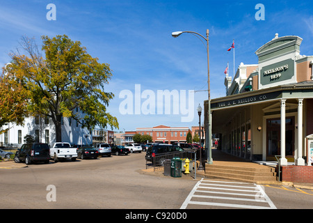 Courthouse Square in historic downtown Oxford with Neilson's Department Store on right (oldest in the South), Mississippi, USA Stock Photo