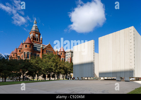 The John F Kennedy Memorial with the Old Red Courthouse behind, John F Kennedy Memorial Plaza, Dallas, Texas, USA Stock Photo