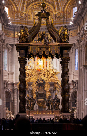 Gian Lorenzo Bernini's Baldachin (Baldacchino) - a large Baroque sculpted bronze canopy made of 927 tons of dark bronze Stock Photo
