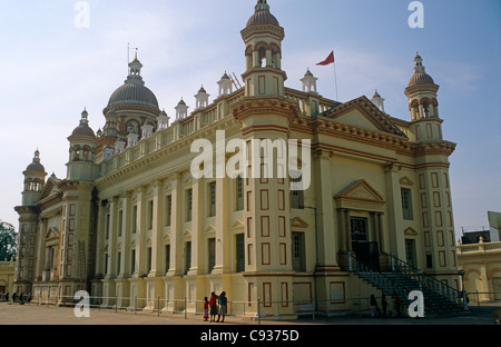 India, Madhya Pradesh, Panna. The Baldev Templ displays ablend of Indo-Palladian architecture. Stock Photo