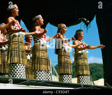 MAORI WOMEN AND GIRLS Stock Photo - Alamy