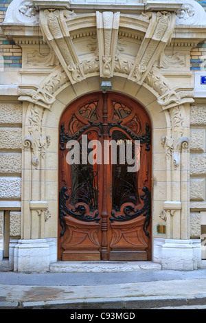 Art Nouveau door at 3 Square Rapp, Paris Stock Photo