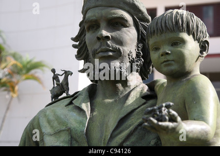 Statue of Ernesto Che Guevara on the way to Loma del Capiro in Santa Clara, Cuba. Stock Photo