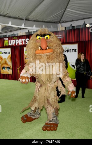 Sweetums at arrivals for THE MUPPETS Premiere, El Capitan Theatre, Los Angeles, CA November 12, 2011. Photo By: Michael Germana/Everett Collection Stock Photo