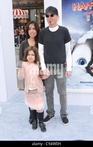 Billy Bob Thornton, family at arrivals for HAPPY FEET TWO Premiere, Grauman's Chinese Theatre, Los Angeles, CA November 13, 2011. Photo By: Elizabeth Goodenough/Everett Collection Stock Photo