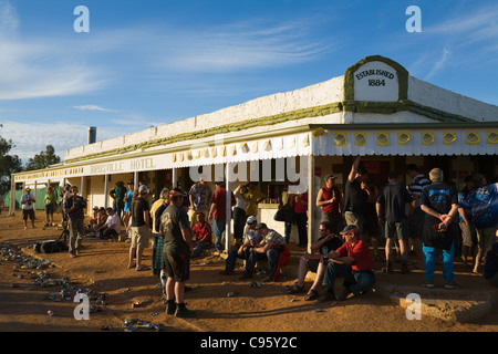 Drinkers at the historic Birdsville Hotel during the annual Birdsville races.  Birdsville, Queensland, Australia Stock Photo