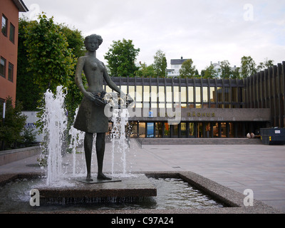 Molde, Møre og Romsdal county, Norway The Rose Maiden (Rosepiken) by Ragnhild Butenschøn Stock Photo