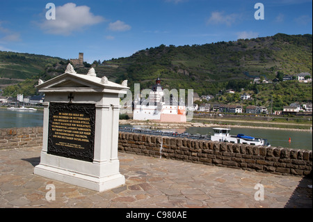 Blucher memorial and the Burg Pfalzgrafenstein toll castle on the River Rhine, Kaub, near Bacharach, Rheinland-Pfalz, Germanyy Stock Photo