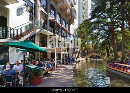 Waterfront restaurant on River Walk in downtown San Antonio, Texas, USA Stock Photo