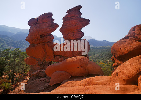 USA, Colorado, Colorado Springs, Garden of the Gods public park eroded sandstone rock. Stock Photo