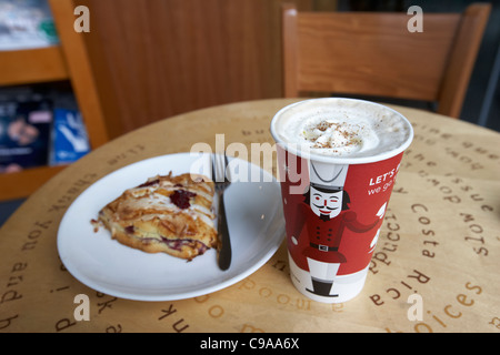 starbucks gingerbread latte seasonal christmas coffee and cranberry pastry Stock Photo