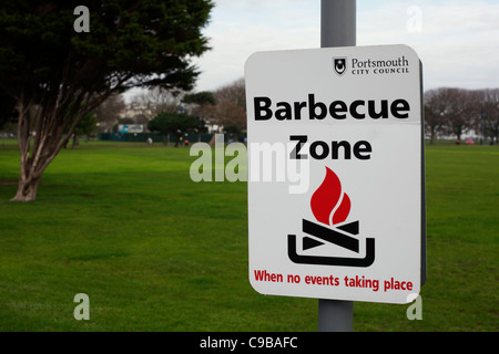 Barbecue zone sign and park, Portsmouth Stock Photo