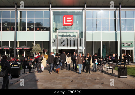 Shoppers at the entrance to the Eldon Square shopping precinct, Newcastle, north east England, UK Stock Photo