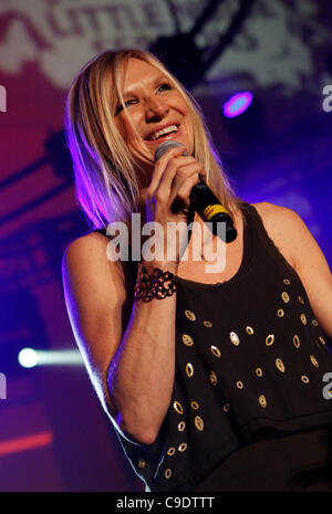 LONDON, UK, 24/11/2011. Jo Whiley, curator of Mencap’s Little Noise Sessions introduces acts including Coldplay in Hackney, London. The event is the third of six concerts by various artists in aid of Mencap, a charity working with people with learning disability, their families and carers. Stock Photo