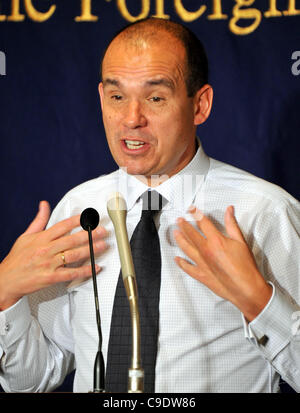 November 25, 2011, Tokyo, Japan. Michael Woodford, former chief executive of Japan's Olympus Corp., speaks before the foreign and domestic media during a news conference at the Foreign Correspondents' Club of Japan. Stock Photo