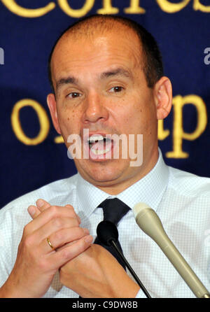 November 25, 2011, Tokyo, Japan. Michael Woodford, former chief executive of Japan's Olympus Corp., speaks before the foreign and domestic media during a news conference at the Foreign Correspondents' Club of Japan. Stock Photo