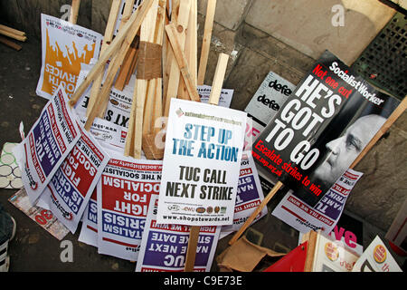 London, UK, 30th Nov, 2011. TUC Day of Action, demonstration, march and rally by the public sector trade unions against pensions cuts in London Stock Photo