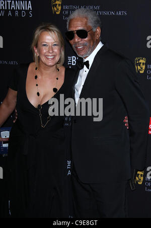 SARAH CAIRNS & MORGAN FREEMAN BAFTA LOS ANGELES 2011 BRITANNIA AWARDS BEVERLY HILLS LOS ANGELES CALIFORNIA USA 30 November 20 Stock Photo