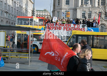 Marchers march from pierhead to St George's Hall plateau Liverpool Stock Photo