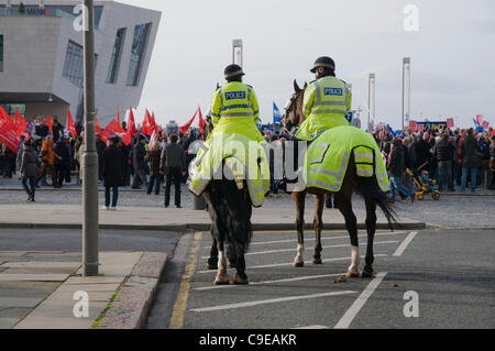 Marchers march from pierhead to St George's Hall plateau Liverpool Stock Photo