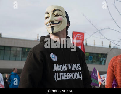 Marchers march from pierhead to St George's Hall plateau Liverpool Stock Photo