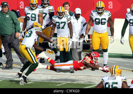 Kansas City Chiefs running back Dexter McCluster (22) runs for a 1