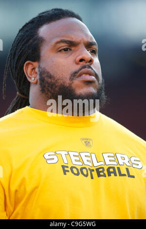 Pittsburgh Steelers tackle Willie Colon (74) is seen on the field before an NFL  football game between the Chicago Bears and Steelers in Chicago, Sunday,  Sept. 20, 2009. (AP Photo/M. Spencer Green