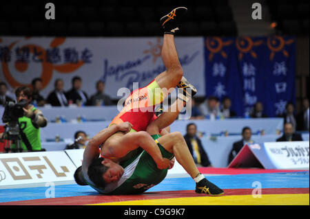 (L to R) Takahiro Shimonaka, Takao Isokawa,  DECEMBER 21, 2011 - Wrestling : All Japan Wrestling Championship Men's Free Style -96kg Final at 2nd Yoyogi Gymnasium, Tokyo, Japan. (Photo by Jun Tsukida/AFLO SPORT) [0003] Stock Photo