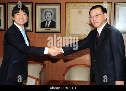 Dec. 20, 2011 - Tokyo, Japan - TORU HASHIMOTO(L), New Osaka Mayor meets with SADAKAZU TANIGAKI, president of the Liberal Democratic Party, on December 21, 2011in Tokyo, Japan. (Credit Image: © Hajime Takashi/Jana Press/ZUMAPRESS.com) Stock Photo