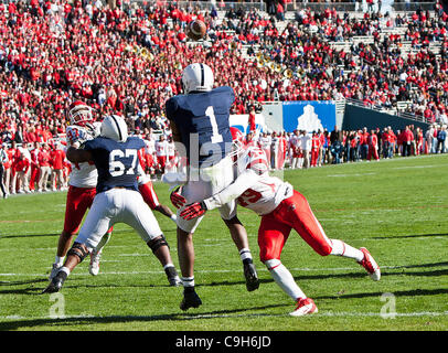 Jan. 2, 2012 - Dallas, Texas, United States of America - Penn State Nittany Lions quarterback Rob Bolden (1) and Houston Cougars linebacker Derrick Mathews (49) in action during the Ticket City Bowl game between the Penn State Nittany Lions and the University of Houston Cougars, played at the Cotton Stock Photo