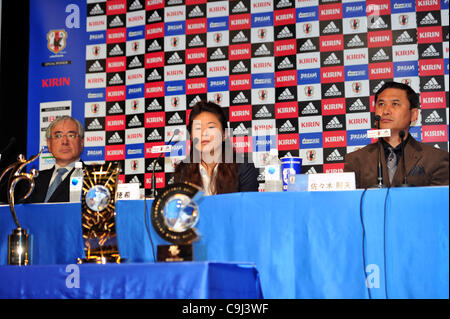 (L-R) Homare Sawa, Norio Sasaki, JANUARY 11, 2012 - Football / Soccer : Homare Sawa and Norio Sasaki attend a press conference at JFA House in Tokyo, Japan. Homare Sawa was awarded the FIFA Women's World Player of the Year and Norio Sasaki was awarded the FIFA World Coach Women's Football of the Yea Stock Photo