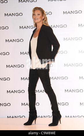 London, UK, 24/01/2012 British supermodel Kate Moss poses for photographers to toast her newest advertising campaign for the Spa Stock Photo
