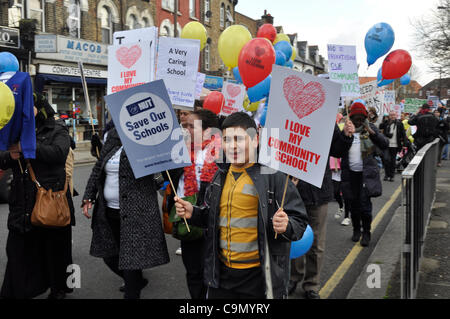 28/01/2012 Haringey, London UK. Parents, teachers and students protest against plans to turn Downhills primary school Tottenham into a sponsored academy. Stock Photo