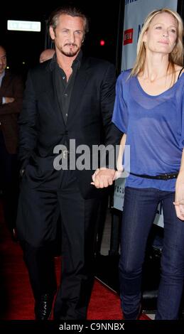 Nov. 13, 2008 - Beverly Hills, Los Angeles, CA - SEAN PENN, ROBIN WRIGHT PENN.ACTORS.THE PREMIERE OF THE NEW MOVIE FROM FOCUS FEATURES MILK, HELD AT THE ACADEMY OF MOTION PICTURE ARTS AND SCIENCES SAMUEL GOLDWYN THEATRE,  BEVERLY HILLS, CALIFORNIA.  11-13-2008. GRAHAM WHIBY BOOT- -   2008.K60494ALST Stock Photo