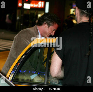 July 14, 2004 - New York, New York, U.S. - K38344RM.PRINCE'S MSG CONCERT AFTER-PARTY AT B.B.B.KINGS , NEW YORK New York 07/14/2004.  /    SEAN PENN(Credit Image: © Rick Mackler/Globe Photos/ZUMAPRESS.com) Stock Photo