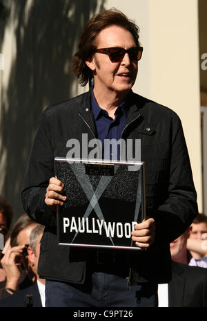 PAUL MCCARTNEY PAUL MCCARTNEY HONORED WITH A STAR ON THE HOLLYWOOD WALK OF FAME HOLLYWOOD LOS ANGELES CALIFORNIA USA 09 Febru Stock Photo