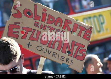 Wednesday 30th May 2012 students held a demonstration in solidarity  for Canadian students in Quebec. The protest began at Canada House in Trafalgar Square before moving off to the Canadian High Commission. Credit Line : Credit:  HOT SHOTS / Alamy Live News Stock Photo