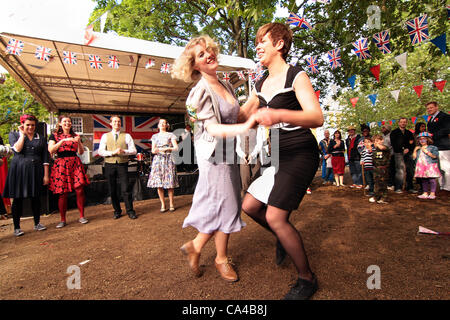 Swing west flashmob berlin coast Flashmob tanz